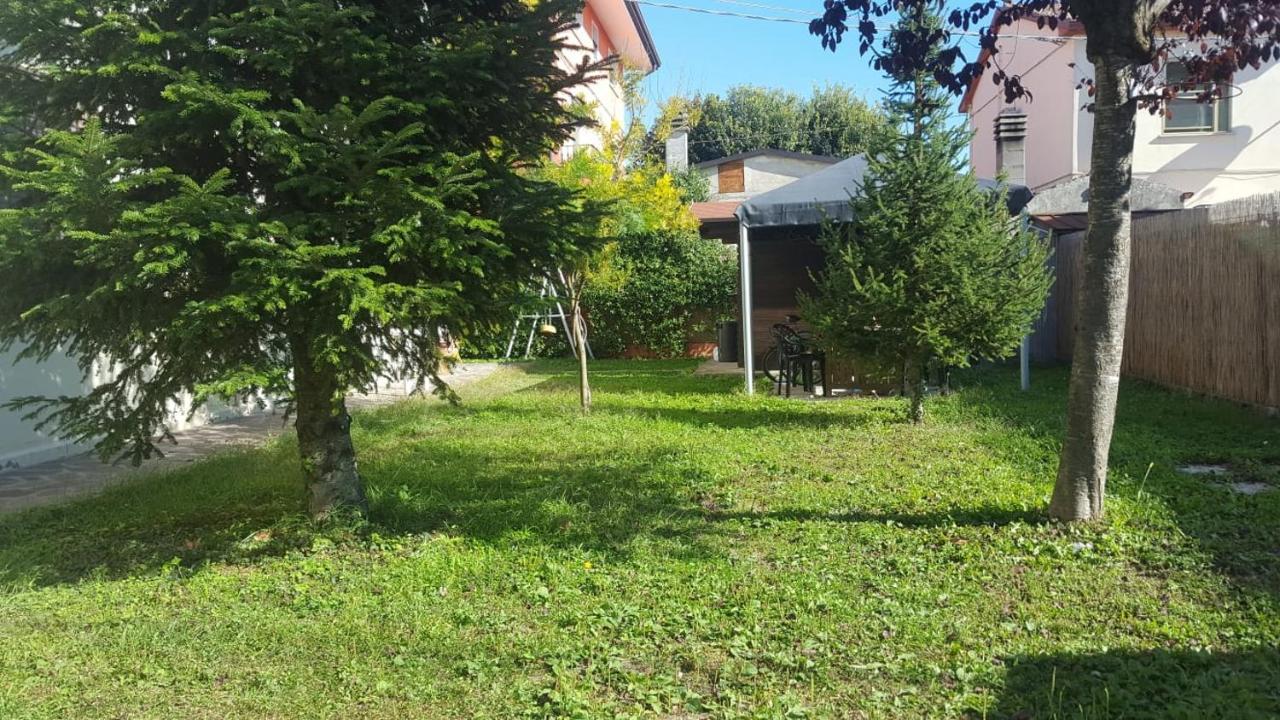 فيلا Locazione Mimosa Con Giardino Ostellato المظهر الخارجي الصورة