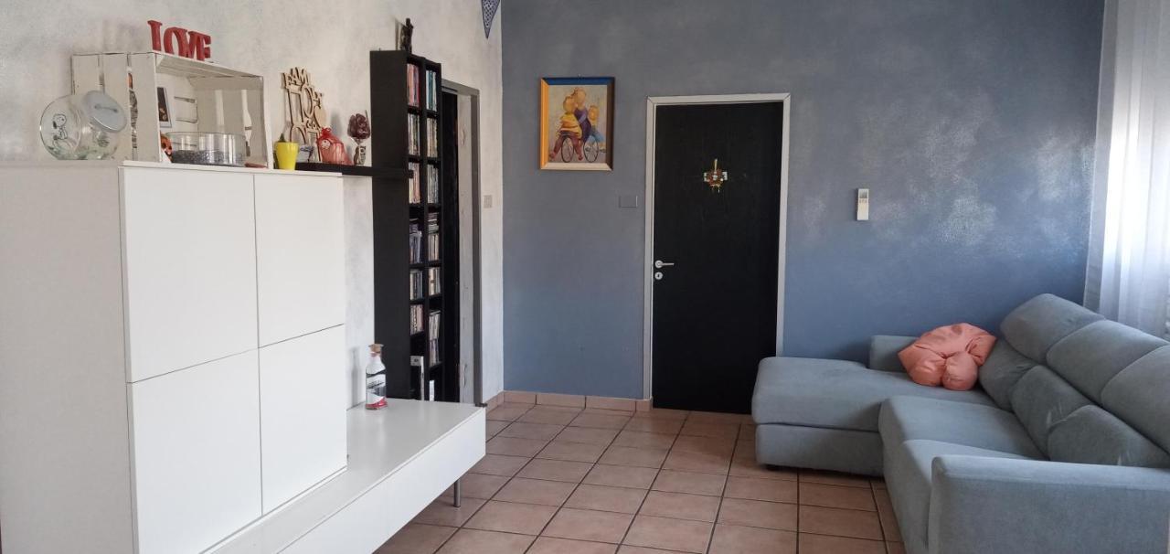 فيلا Locazione Mimosa Con Giardino Ostellato المظهر الخارجي الصورة